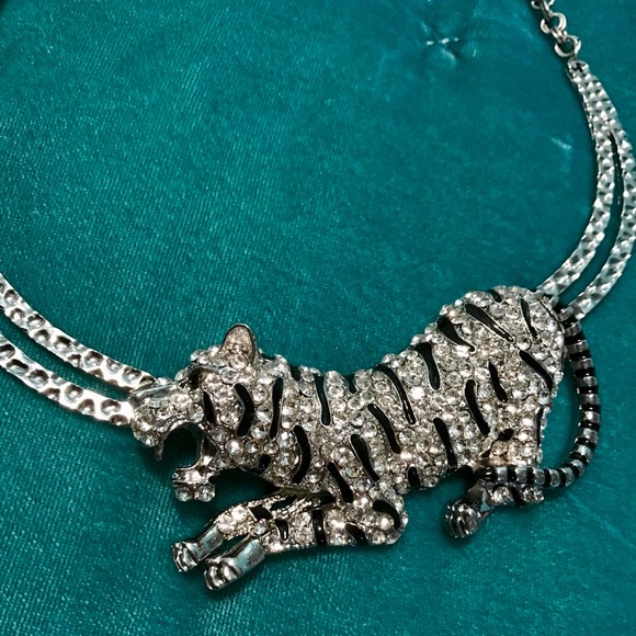 Amrita Singh Siberian Tiger Necklace - Picture 3 of 3